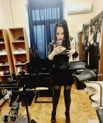 В Москве я создам для тебя незабываемую атмосферу нашей встречи, где ты сможешь расслабиться и ощутить полную свободу. Мои услуги включают классический секс, оральные ласки, массаж и другие удовольствия. Мой опыт и нежные прикосновения точно поразят тебя. Не забудь заглянуть в мои фото, чтобы увидеть мою прекрасную фигуру. Обрати внимание на мои отзывы - они говорят о моей профессиональности и преданности удовлетворению твоих желаний. Жду нашей встречи, чтобы сделать наши фантазии реальностью. 💋 Анжелика